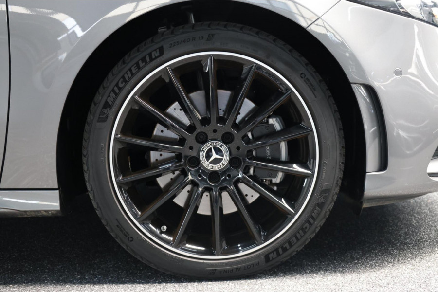 Mercedes-Benz A-Klasse 250 e AMG Line LED/SFEER/PANORAMADAK/LEER+S.VERWARMING+MEMORY/19"LMV/360 CAM/LINE/ACC/ECC/12 MDN GARANTIE!