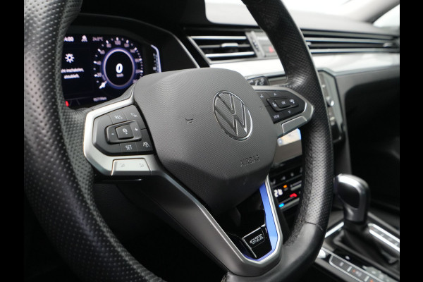 Volkswagen Passat Variant 1.4 TSI 218pk PHEV GTE Navigatie iQ Light Side Assist Camera