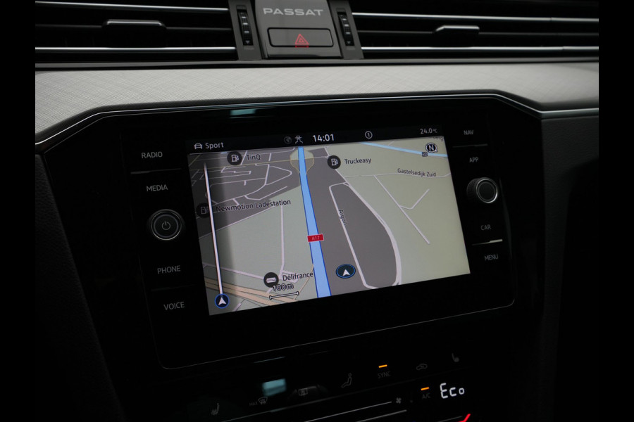 Volkswagen Passat Variant 1.4 TSI 218pk PHEV GTE Navigatie iQ Light Side Assist Camera
