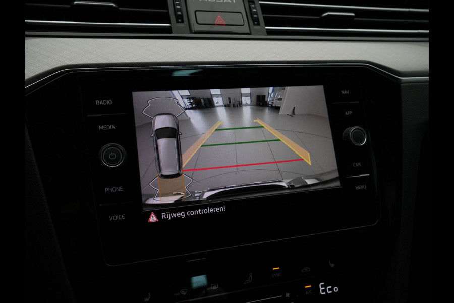 Volkswagen Passat Variant 1.4 TSI 218pk PHEV GTE Navigatie iQ Light Side Assist Camera