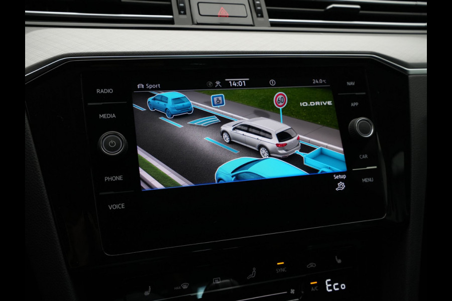 Volkswagen Passat Variant 1.4 TSI 218pk PHEV GTE Navigatie iQ Light Side Assist Camera