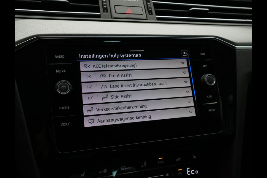 Volkswagen Passat Variant 1.4 TSI 218pk PHEV GTE Navigatie iQ Light Side Assist Camera