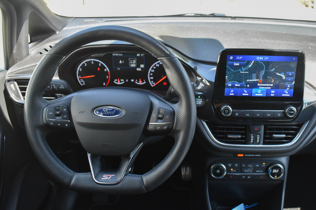 Ford Fiesta 1.5 EcoBoost ST-3 200 PK | Winter Pak. | Carplay | Recaro | LED | Camera Ford Fiesta 1.5 EcoBoost ST-3 200 PK | Winter Pak. | Carplay | Recaro | LED | Camera