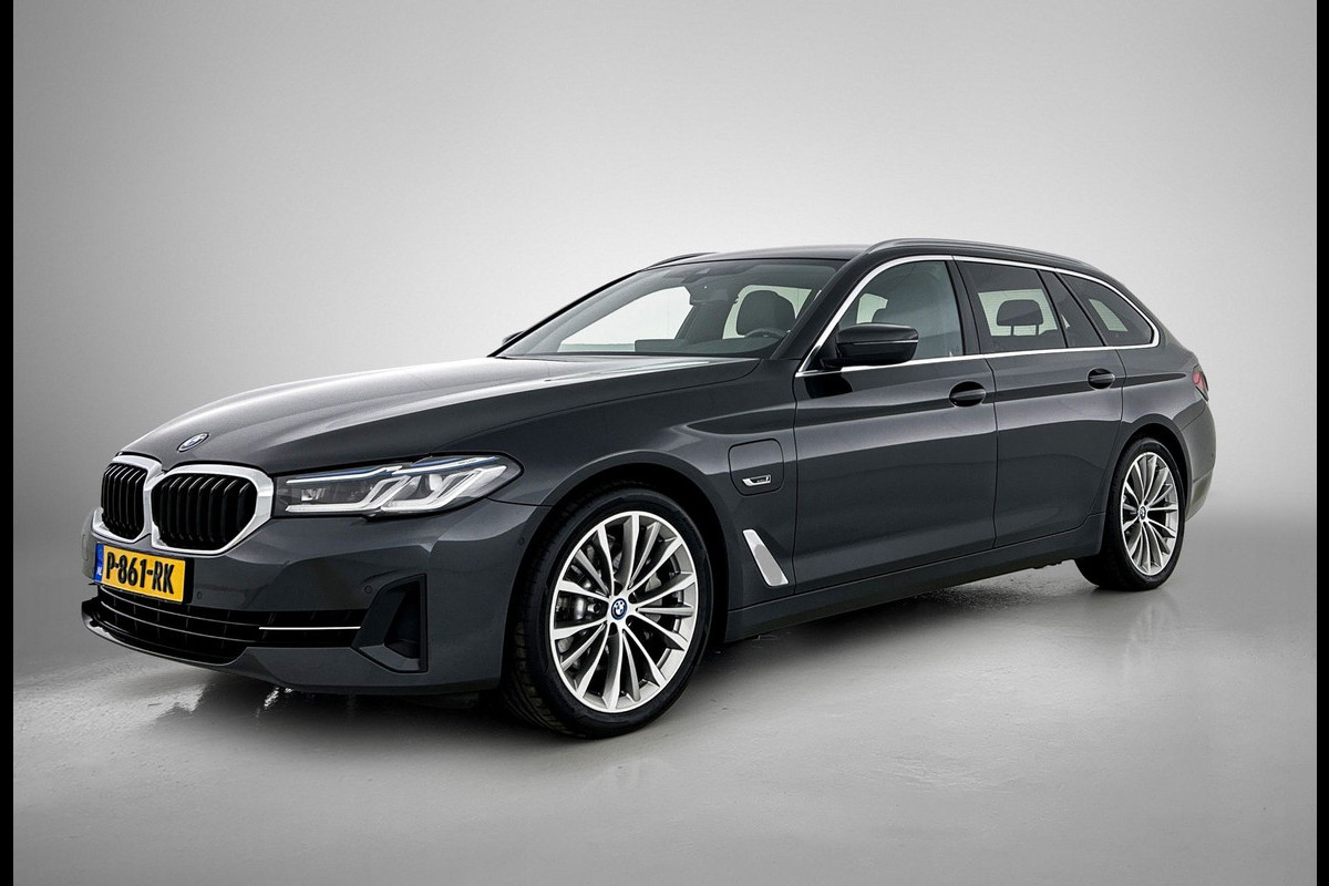 BMW 5 Serie Touring 520e Business Edition Plus (TREKHAAK ELETK. WEGKLAPBAAR, DEALER ONDERHOUDER, ELEKT. STOELEN, SFEERVERLICHTING) BMW 5 Serie Touring 520e Business Edition Plus (TREKHAAK ELETK. WEGKLAPBAAR, DEALER ONDERHOUDER, ELEKT. STOELEN, SFEERVERLICHTING)