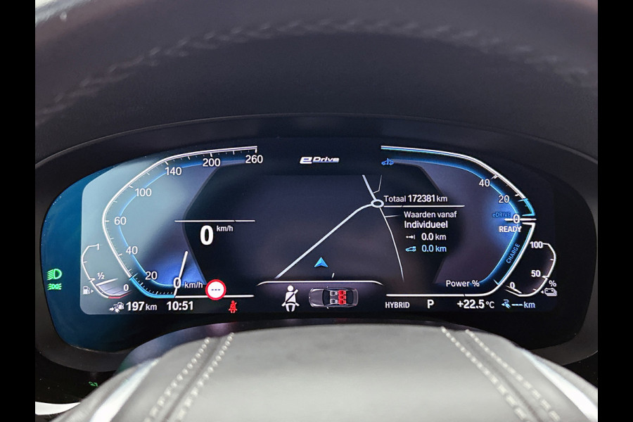 BMW 5 Serie Touring 520e Business Edition Plus (TREKHAAK ELETK. WEGKLAPBAAR, DEALER ONDERHOUDER, ELEKT. STOELEN, SFEERVERLICHTING)