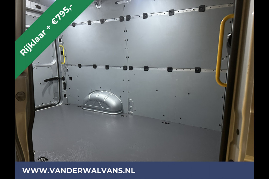 Volkswagen Crafter 2.0 TDI 140pk L3H3 L2H2 Euro6 RIJKLAAR Airco | Navigatie | Apple Carplay | Android Auto | Cruisecontrol Bijrijdersbank, 3000kg trekvermogen, zilver