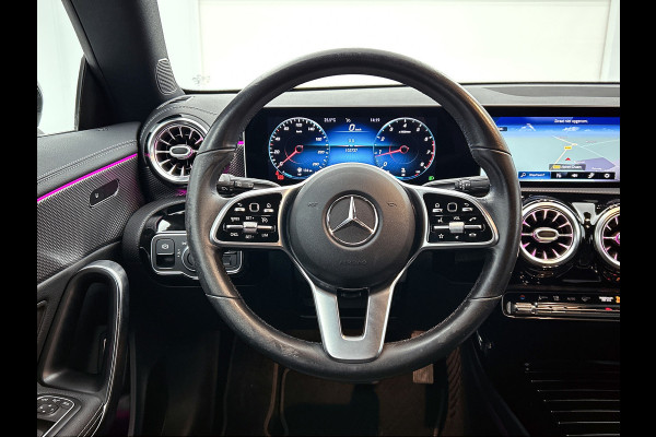 Mercedes-Benz CLA-Klasse Shooting Brake 180 Business Solution Luxury (SFEERVERLICHTING, TREKHAAK AFNEEMBAAR, CAMERA, 1e EIGENAAR)