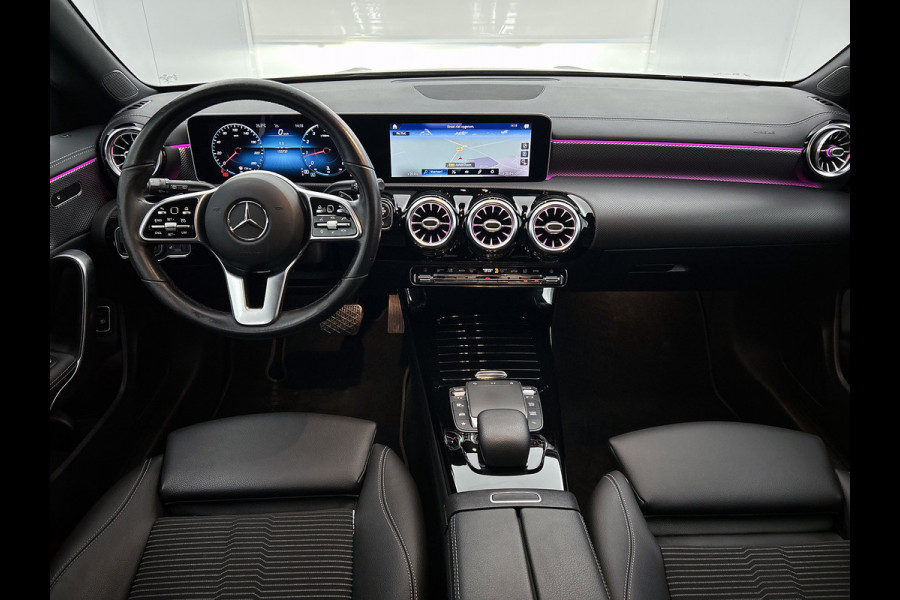 Mercedes-Benz CLA-Klasse Shooting Brake 180 Business Solution Luxury (SFEERVERLICHTING, TREKHAAK AFNEEMBAAR, CAMERA, 1e EIGENAAR)