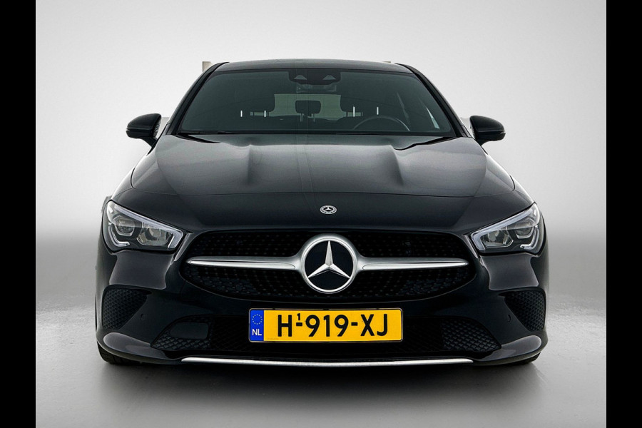 Mercedes-Benz CLA-Klasse Shooting Brake 180 Business Solution Luxury (SFEERVERLICHTING, TREKHAAK AFNEEMBAAR, CAMERA, 1e EIGENAAR)