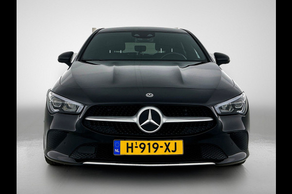 Mercedes-Benz CLA-Klasse Shooting Brake 180 Business Solution Luxury (SFEERVERLICHTING, TREKHAAK AFNEEMBAAR, CAMERA, 1e EIGENAAR)