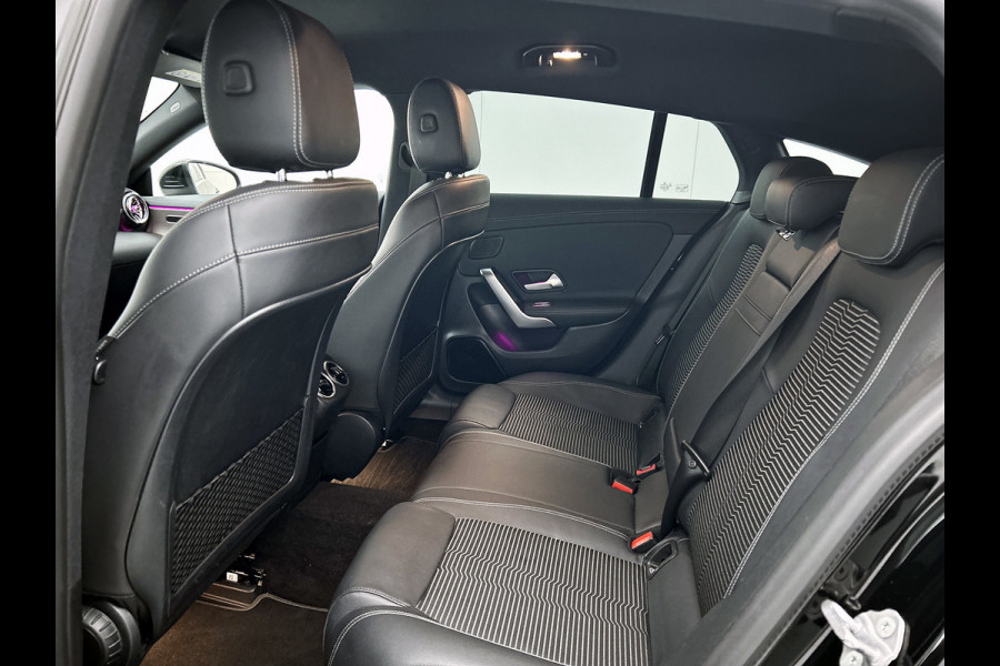 Mercedes-Benz CLA-Klasse Shooting Brake 180 Business Solution Luxury (SFEERVERLICHTING, TREKHAAK AFNEEMBAAR, CAMERA, 1e EIGENAAR)