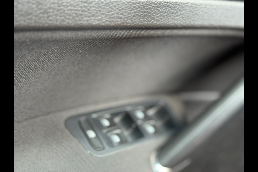 Volkswagen GOLF Variant 1.5 TSI Comfortline Business DSG l ACC l DAB+ Apple Carplay l Climate l Navi l Alcantara l