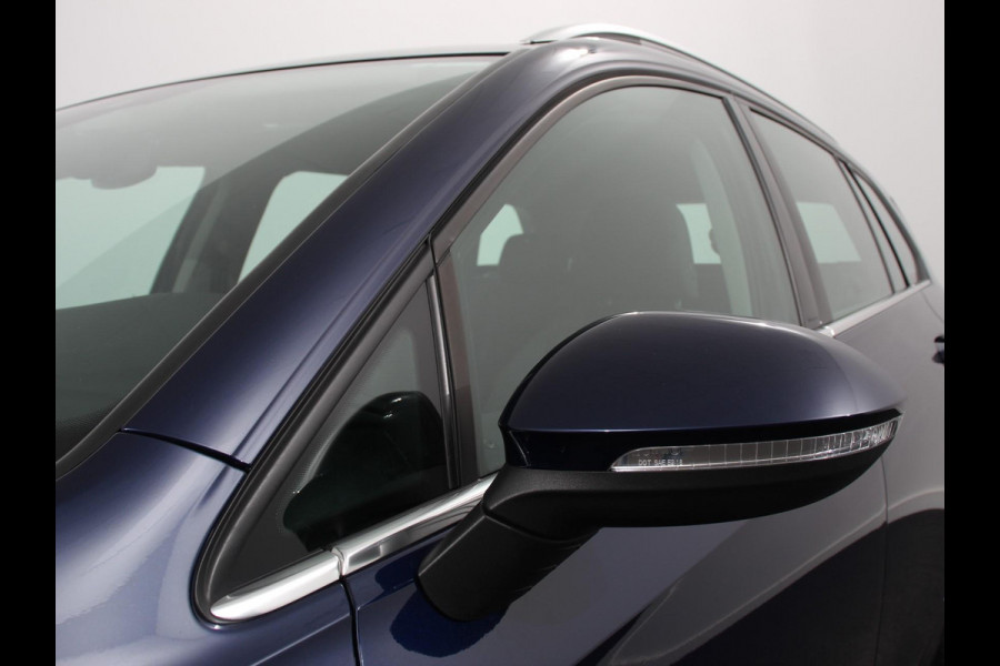 Volkswagen GOLF Variant 1.5 eTSI 150pk DSG Style | Navigatie | Climate Control | Camera | Parkeer Sensoren | Adaptive Cruise control | Achterklep electrisch bedienbaar | Stoelverwarming