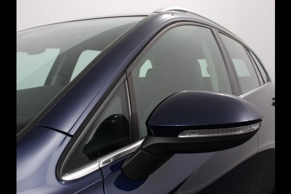 Volkswagen GOLF Variant 1.5 eTSI 150pk DSG Style | Navigatie | Climate Control | Camera | Parkeer Sensoren | Adaptive Cruise control | Achterklep electrisch bedienbaar | Stoelverwarming