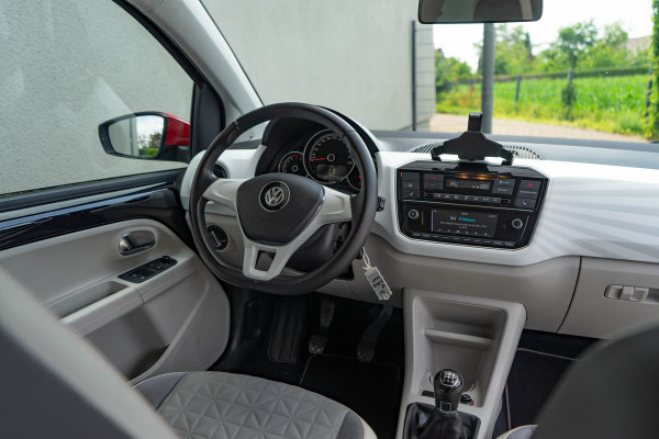 Volkswagen up! 1.0 BMT high up!/ Beats Audio