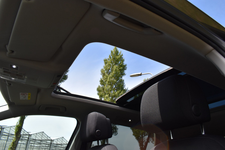 Volkswagen Tiguan 1.5 TSI ACT Highline Business R Trekhaak/Pano/Navi/R-line