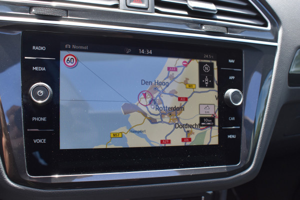 Volkswagen Tiguan 1.5 TSI ACT Highline Business R Trekhaak/Pano/Navi/R-line