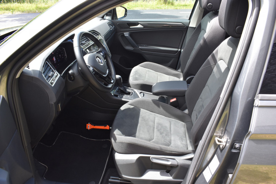 Volkswagen Tiguan 1.5 TSI ACT Highline Business R Trekhaak/Pano/Navi/R-line