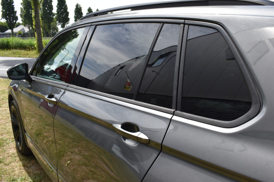 Volkswagen Tiguan 1.5 TSI ACT Highline Business R Trekhaak/Pano/Navi/R-line