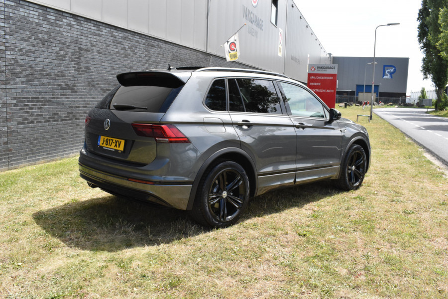 Volkswagen Tiguan 1.5 TSI ACT Highline Business R Trekhaak/Pano/Navi/R-line