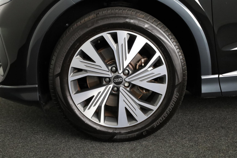 Audi Q4 e-tron 35 Launch edition Advanced 55 kWh 170pk | Navigatie | Matrix led koplampen | Sportstoelen | Stoelverwarming