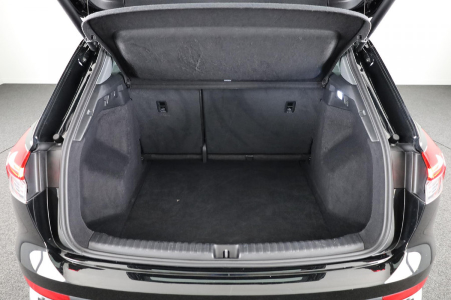 Audi Q4 e-tron 35 Launch edition Advanced 55 kWh 170pk | Navigatie | Matrix led koplampen | Sportstoelen | Stoelverwarming
