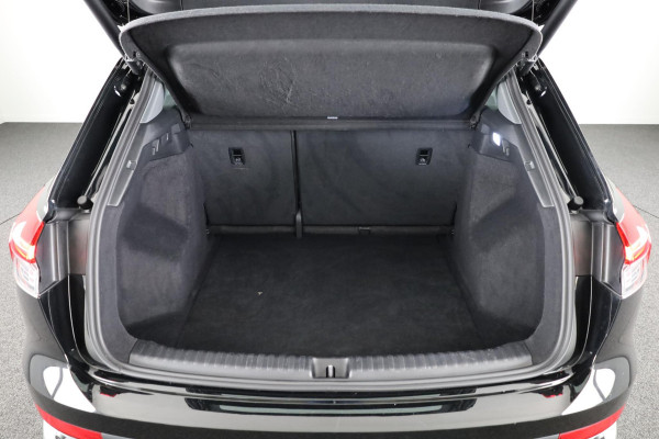 Audi Q4 e-tron 35 Launch edition Advanced 55 kWh 170pk | Navigatie | Matrix led koplampen | Sportstoelen | Stoelverwarming