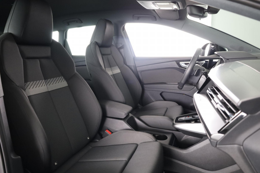 Audi Q4 e-tron 35 Launch edition Advanced 55 kWh 170pk | Navigatie | Matrix led koplampen | Sportstoelen | Stoelverwarming