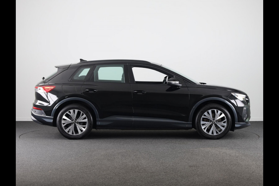 Audi Q4 e-tron 35 Launch edition Advanced 55 kWh 170pk | Navigatie | Matrix led koplampen | Sportstoelen | Stoelverwarming