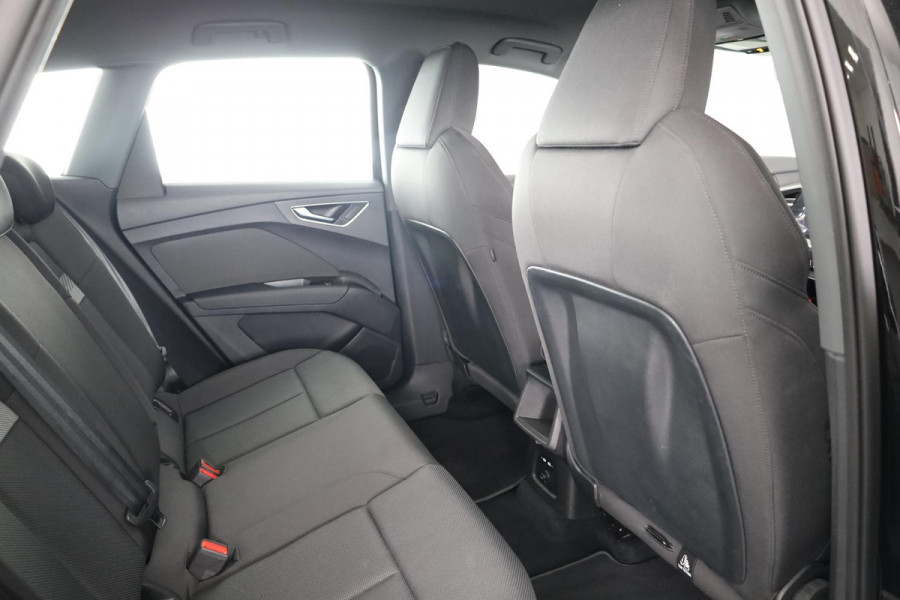 Audi Q4 e-tron 35 Launch edition Advanced 55 kWh 170pk | Navigatie | Matrix led koplampen | Sportstoelen | Stoelverwarming