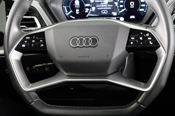Audi Q4 e-tron 35 Launch edition Advanced 55 kWh 170pk | Navigatie | Matrix led koplampen | Sportstoelen | Stoelverwarming