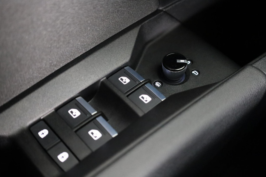 Audi Q4 e-tron 35 Launch edition Advanced 55 kWh 170pk | Navigatie | Matrix led koplampen | Sportstoelen | Stoelverwarming
