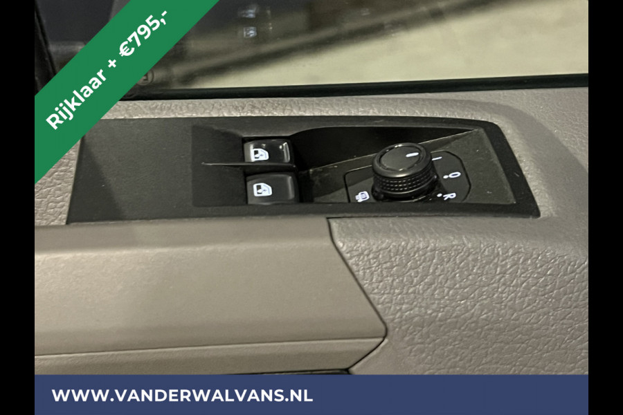 Volkswagen Crafter 2.0 TDI 140 pk L3H3 L2H2 Euro6 *Rijklaar Direct Rijden* Airco | Camera | Apple Carplay | Cruisecontrol Parkeersensoren, Android Auto, Chauffeursstoel, Bijrijdersbank, 3000kg trekvermogen, zilver