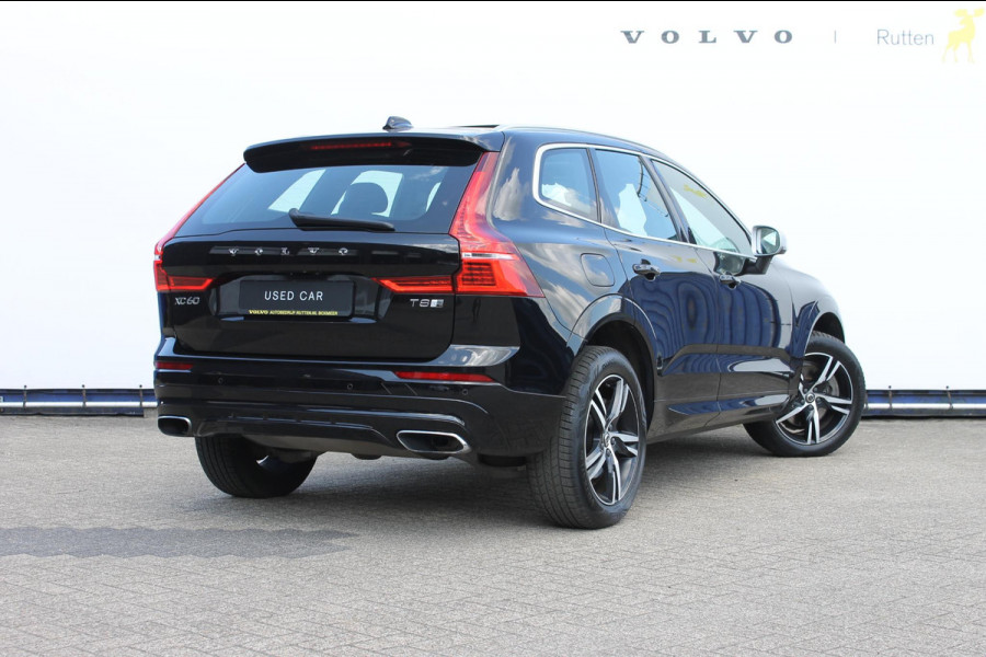 Volvo XC60 T8 Twin Engine AWD R-Design Luchtvering / Head-up display / BLIS / Elektrisch bedienbare bestuurderstoel met geheugen / Cruise control / Achteruitrij camera / Apple Carplay / Android auto /