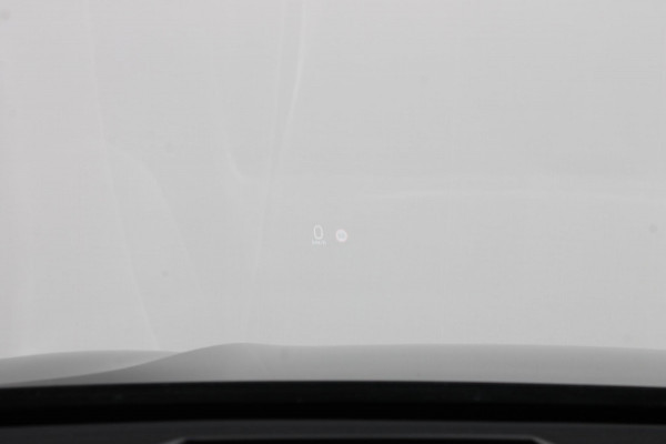 Volvo XC60 T8 Twin Engine AWD R-Design Luchtvering / Head-up display / BLIS / Elektrisch bedienbare bestuurderstoel met geheugen / Cruise control / Achteruitrij camera / Apple Carplay / Android auto /