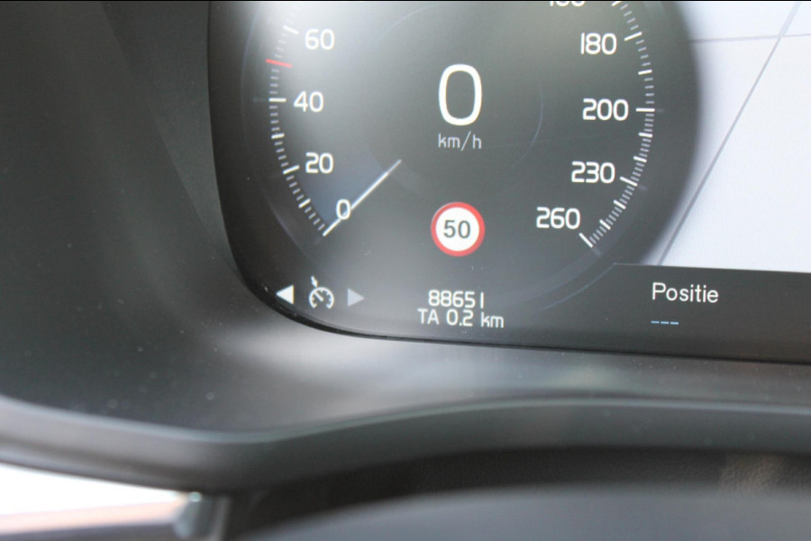 Volvo XC60 T8 Twin Engine AWD R-Design Luchtvering / Head-up display / BLIS / Elektrisch bedienbare bestuurderstoel met geheugen / Cruise control / Achteruitrij camera / Apple Carplay / Android auto /