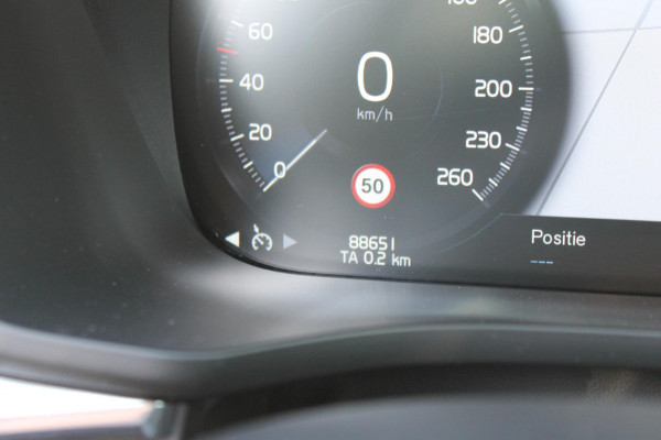 Volvo XC60 T8 Twin Engine AWD R-Design Luchtvering / Head-up display / BLIS / Elektrisch bedienbare bestuurderstoel met geheugen / Cruise control / Achteruitrij camera / Apple Carplay / Android auto /
