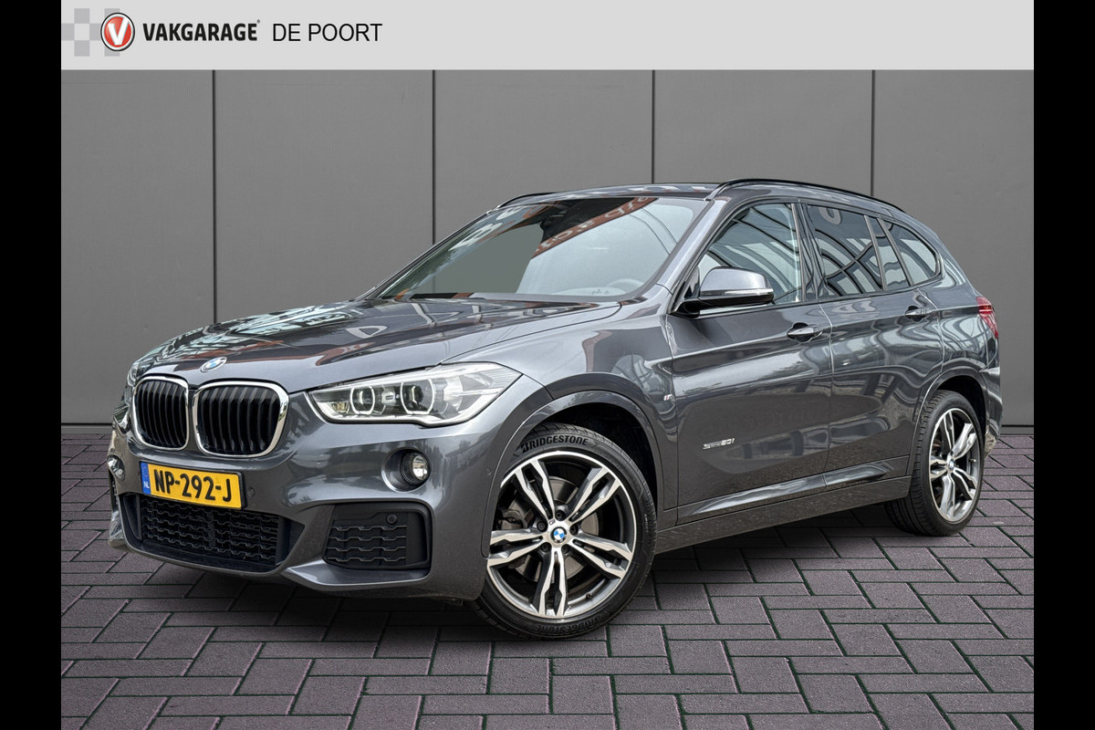 BMW X1 sDrive20i High Executive M-Sport | 1e Eig | Dealer OH | Head-up | Trekhaak | Leder BMW X1 sDrive20i High Executive M-Sport | 1e Eig | Dealer OH | Head-up | Trekhaak | Leder