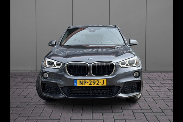 BMW X1 sDrive20i High Executive M-Sport | 1e Eig | Dealer OH | Head-up | Trekhaak | Leder