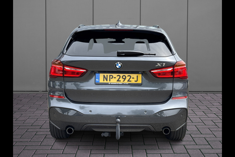 BMW X1 sDrive20i High Executive M-Sport | 1e Eig | Dealer OH | Head-up | Trekhaak | Leder