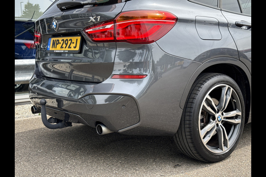 BMW X1 sDrive20i High Executive M-Sport | 1e Eig | Dealer OH | Head-up | Trekhaak | Leder