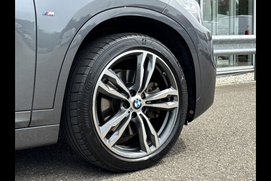 BMW X1 sDrive20i High Executive M-Sport | 1e Eig | Dealer OH | Head-up | Trekhaak | Leder