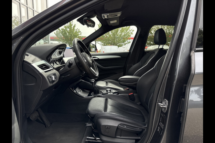 BMW X1 sDrive20i High Executive M-Sport | 1e Eig | Dealer OH | Head-up | Trekhaak | Leder