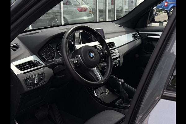BMW X1 sDrive20i High Executive M-Sport | 1e Eig | Dealer OH | Head-up | Trekhaak | Leder