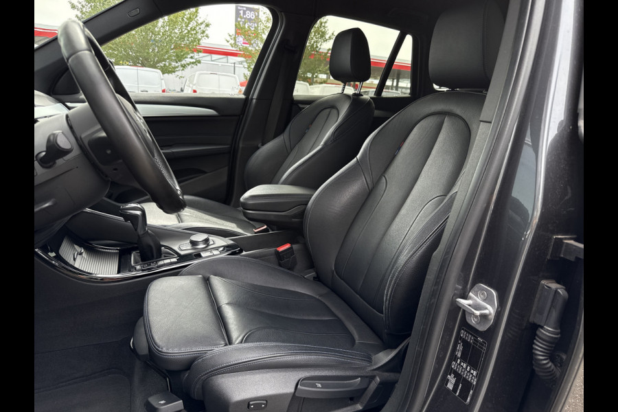 BMW X1 sDrive20i High Executive M-Sport | 1e Eig | Dealer OH | Head-up | Trekhaak | Leder