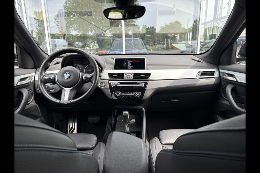 BMW X1 sDrive20i High Executive M-Sport | 1e Eig | Dealer OH | Head-up | Trekhaak | Leder