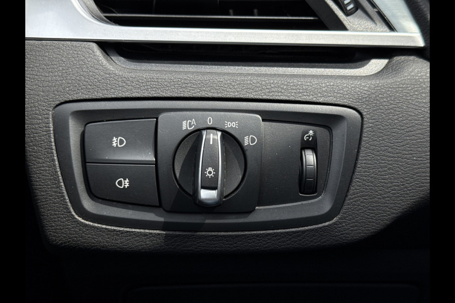 BMW X1 sDrive20i High Executive M-Sport | 1e Eig | Dealer OH | Head-up | Trekhaak | Leder