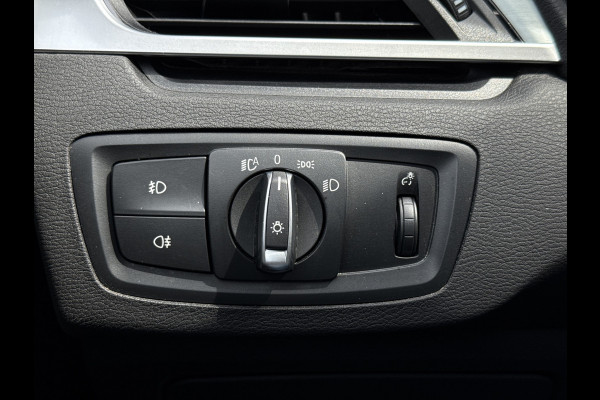 BMW X1 sDrive20i High Executive M-Sport | 1e Eig | Dealer OH | Head-up | Trekhaak | Leder