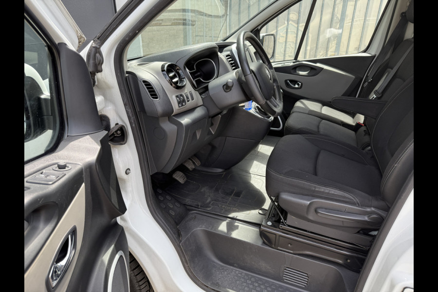 Renault Trafic 1.6 dCi 125 PK EURO 6 T29 L2H1 DC 6 persoons Achteruitrijcamera/navigatie systeem