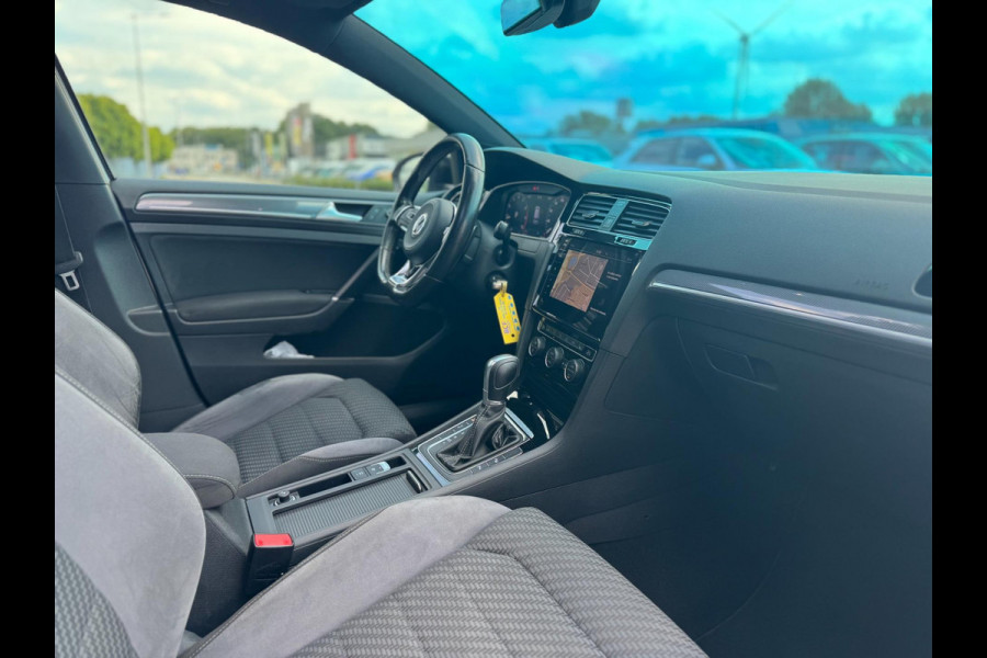 Volkswagen Golf 1.4 TSI Highline R Line DSG Pano Camera Navi Virtual